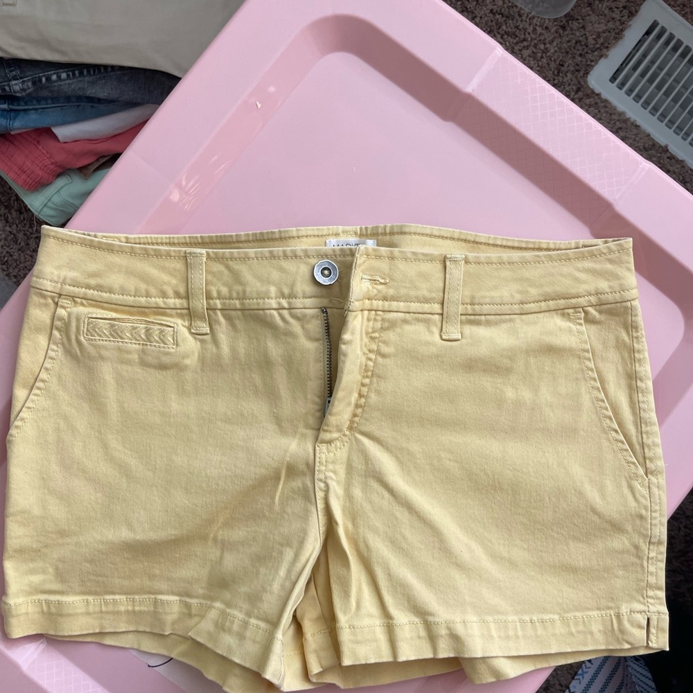 Size 6 yellow shorts market & spruce